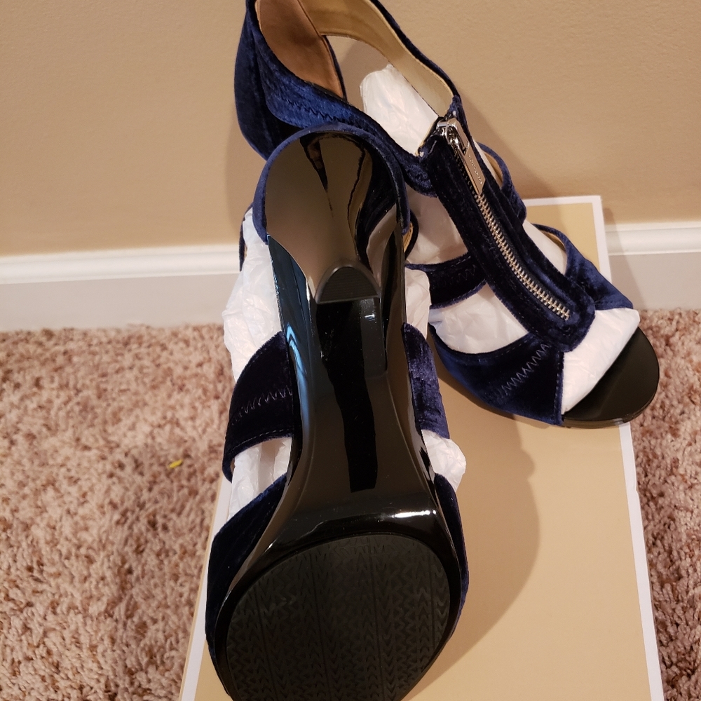 Michael Kors shoes - Picture 10 of 11